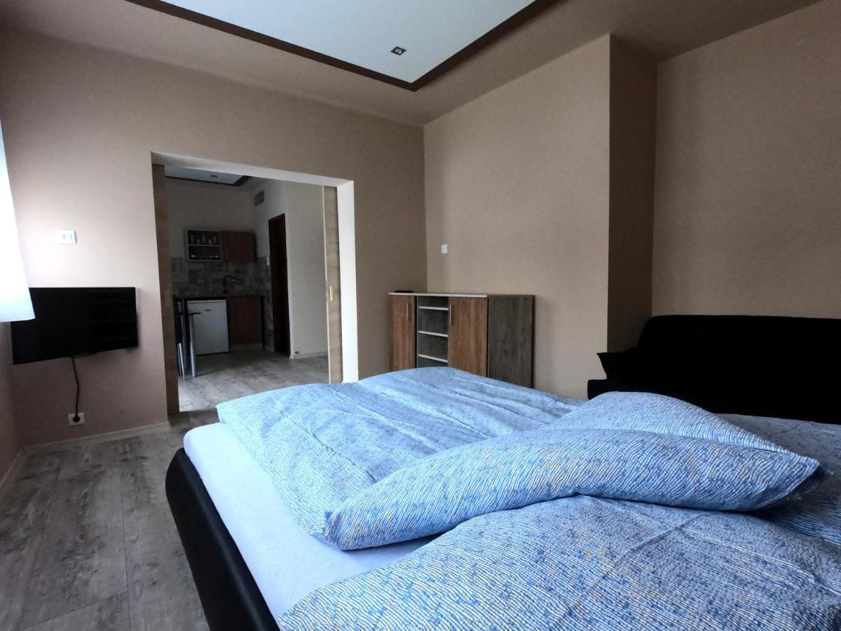 Dami Apartman Hajduszoboszlo Bagian luar foto