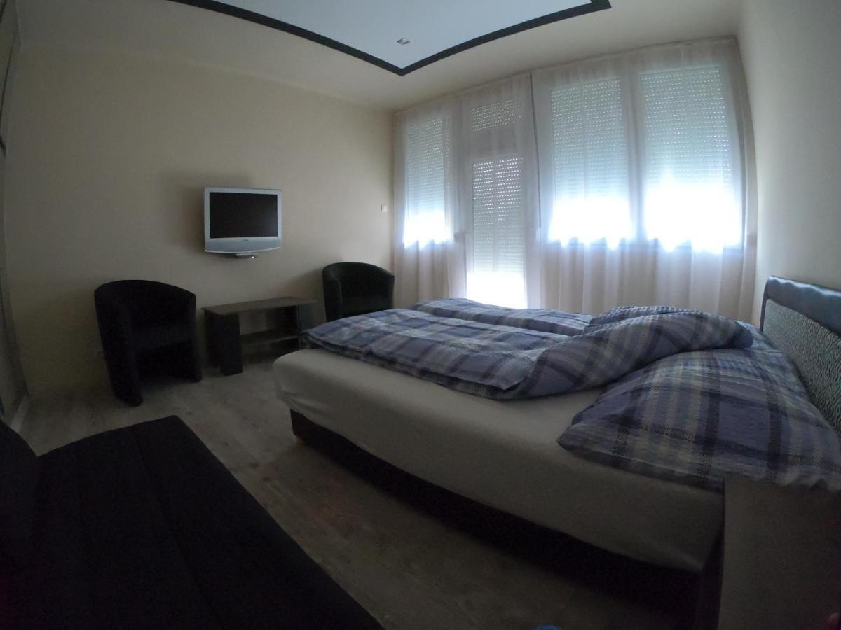 Dami Apartman Hajduszoboszlo Bagian luar foto