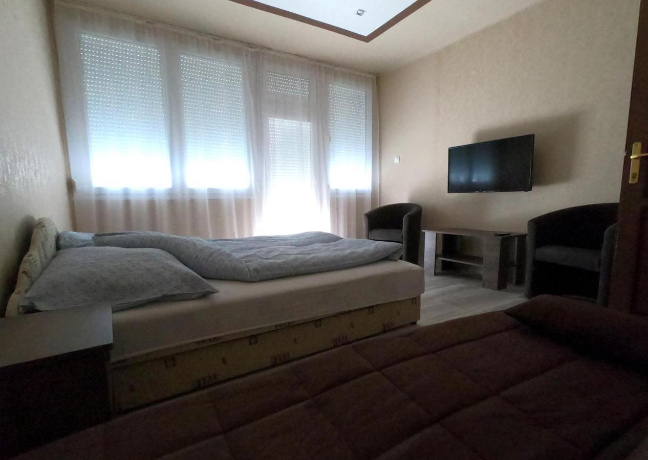 Dami Apartman Hajduszoboszlo Bagian luar foto