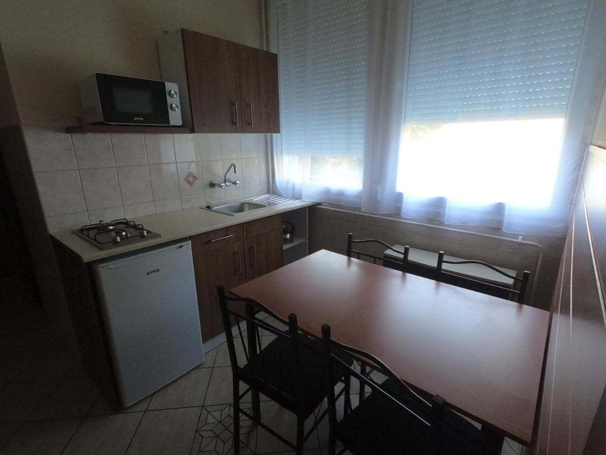 Dami Apartman Hajduszoboszlo Bagian luar foto