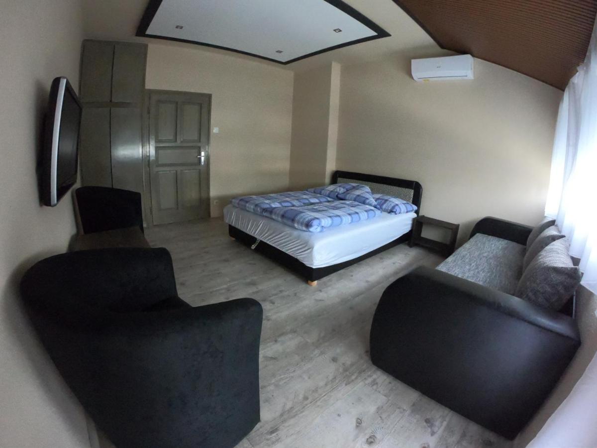 Dami Apartman Hajduszoboszlo Bagian luar foto